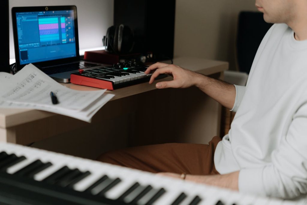 keyboard and midi controller by computer